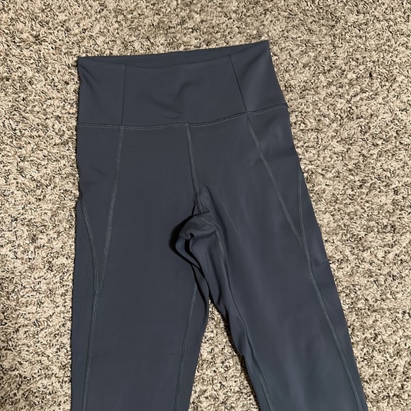 Girlfriend Collective Compressive High-Rise Leggings - Picture 5 of 8